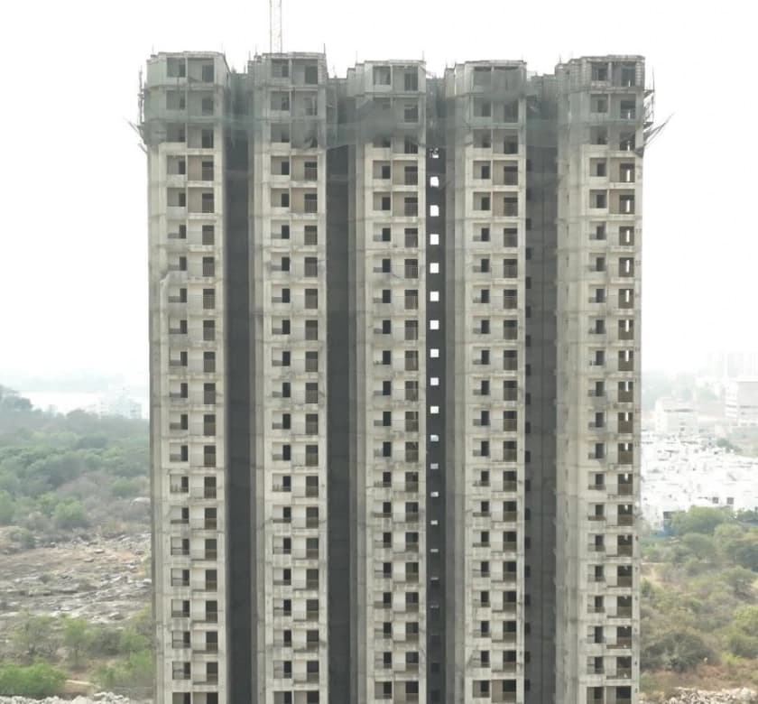 B12 exterior